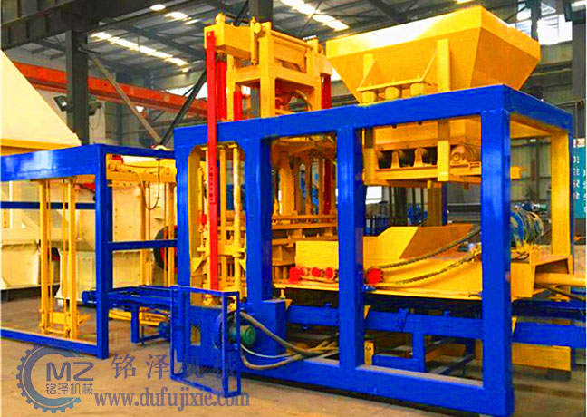 砌塊成型機