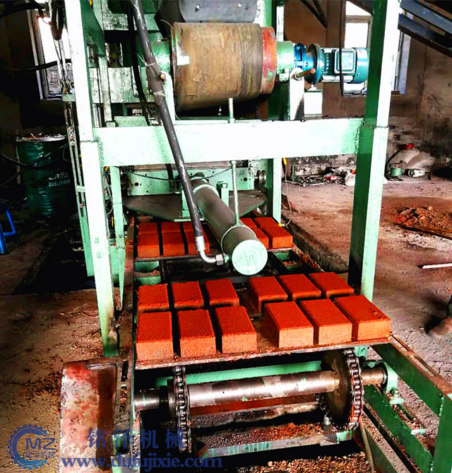 全自動靜壓透水磚機生產視頻（高清無廣告）