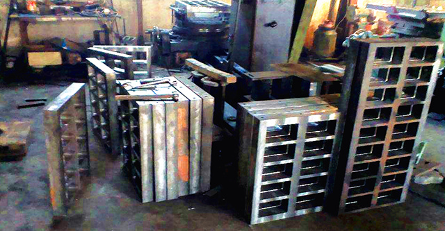 透水磚機模具安裝