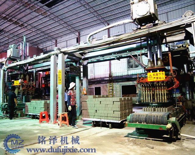 粉煤灰免燒壓磚機(jī)